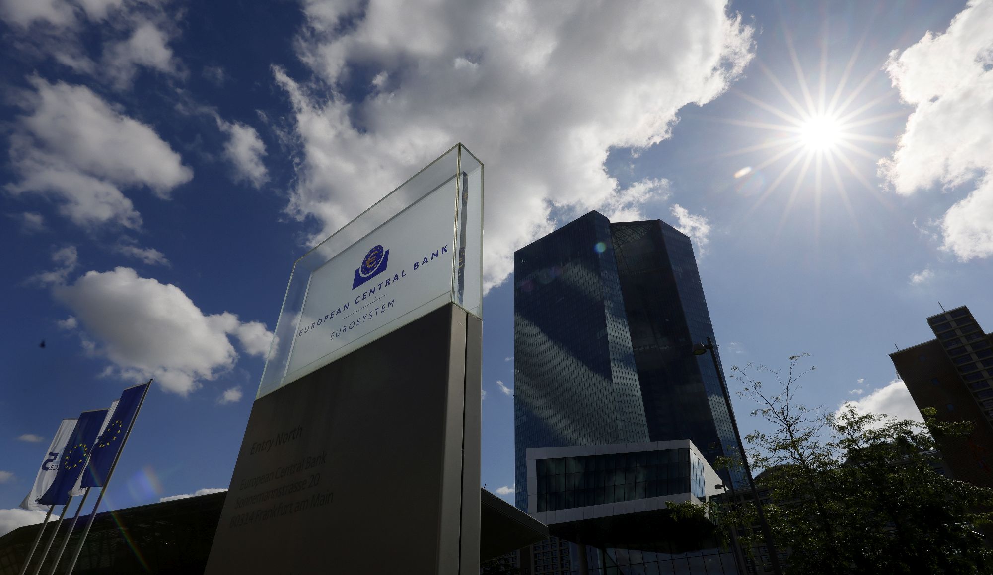 To κτίριο της Ευρωπαϊκής Κεντρικής Τράπεζας (ΕΚΤ) στη Φρανκφούρτη © EPA/RONALD WITTEK