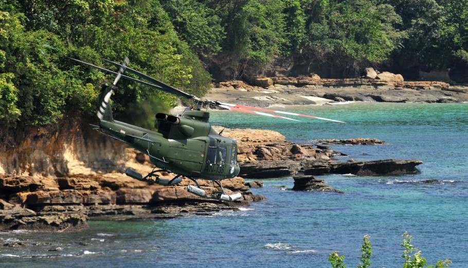 Ελικόπτερο στον Παναμά © EPA/ALEJANDRO BOLIVAR