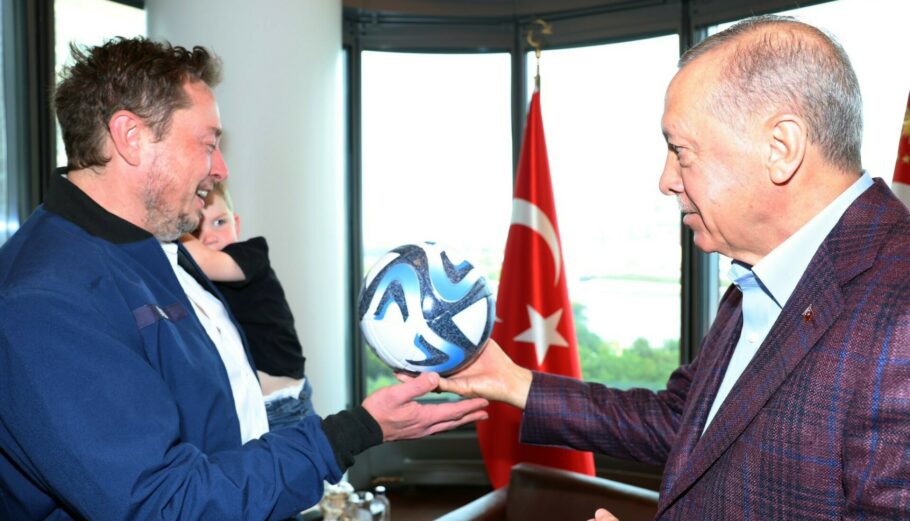 Ο Έλον Μάσκ με τον Ταγίπ Ερντογάν © Τwitter/ T.C. Cumhurbaşkanlığı