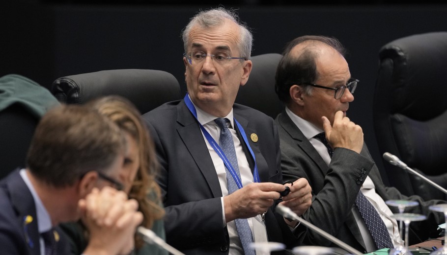 Βιλερουά (ΕΚΤ): Δεν υπάρχει χώρος για δημοσιονομική χαλάρωση
