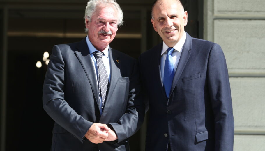 Ο Γ. Γεραπετρίτης με τον υπουργό Εξωτερικών του Λουξεμβούργου ©Eurokinissi