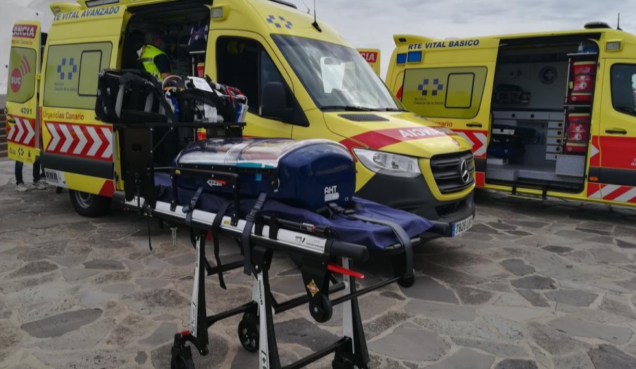 Ασθενοφόρο στην Ισπανία © EPA/POOL