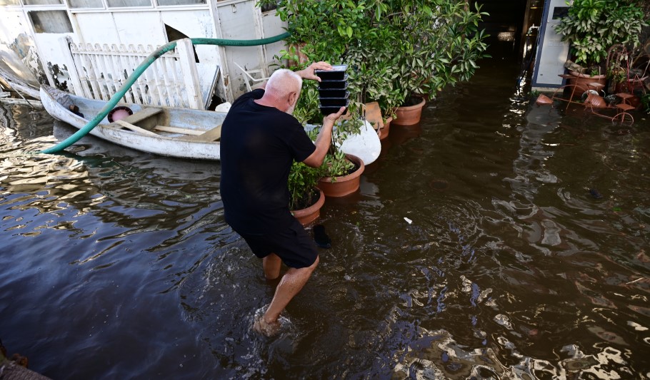 Πλημμύρες στον οικισμό Παλαμά Καρδίτσας © EUROKINISSI/ΜΙΧΑΛΗΣ ΚΑΡΑΓΙΑΝΝΗΣ