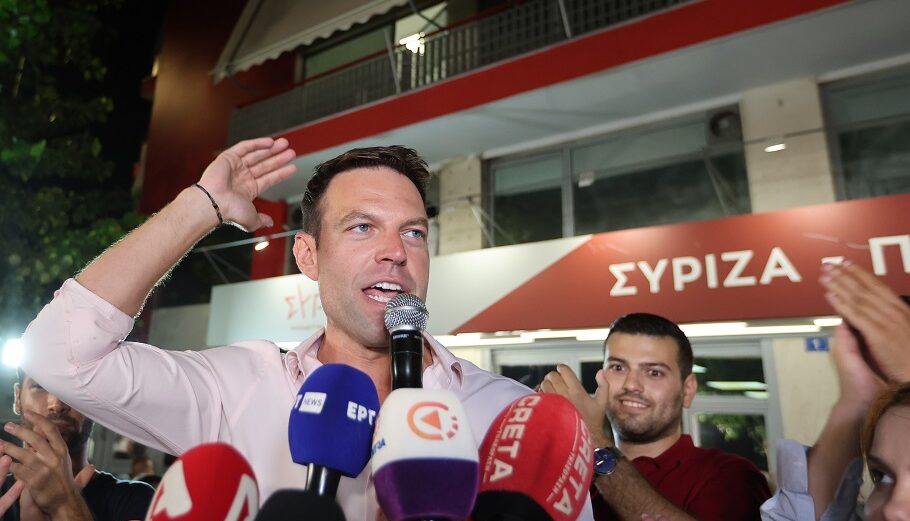 Ο Στέφανος Κασσελάκης στα γραφεία του ΣΥΡΙΖΑ στην Κουμουνδούρου, μετά την ανακοίνωση των εσωκομματικών εκλογών@EUROKINISSI