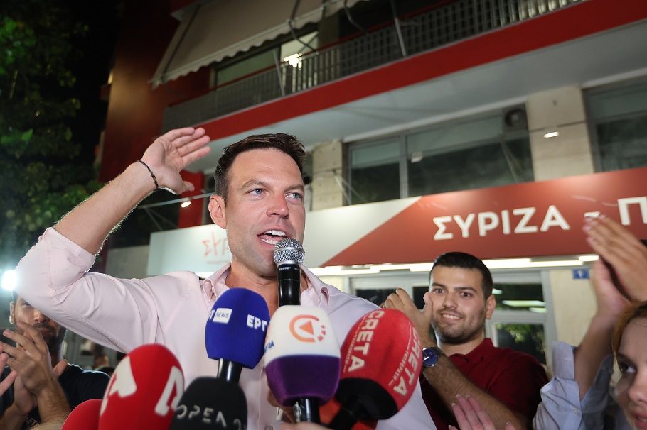 Ο Στέφανος Κασσελάκης στα γραφεία του ΣΥΡΙΖΑ στην Κουμουνδούρου, μετά την ανακοίνωση των εσωκομματικών εκλογών@EUROKINISSI