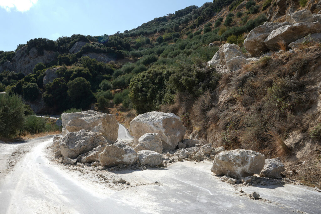 Κακοκαιρία: Εκκενώνεται προληπτικά οικισμός στην Αιγιάλεια