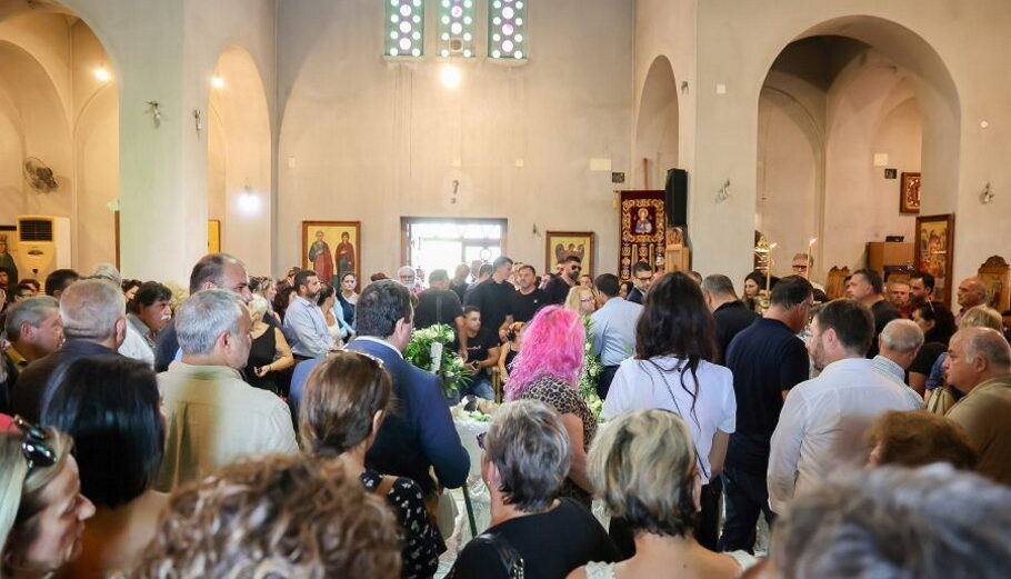 Kηδεία του 36χρονου Αντώνη Καρυώτη που βρήκε τραγικό θάνατο στον Πειραιά@intime