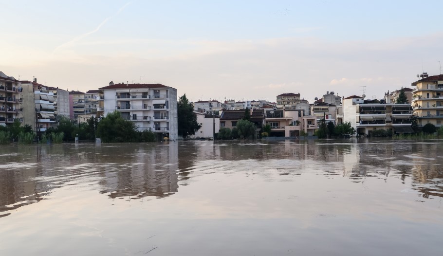 Πλημμύρες στη Λάρισα © EUROKINISSI/ΛΕΩΝΙΔΑΣ ΤΖΕΚΑΣ