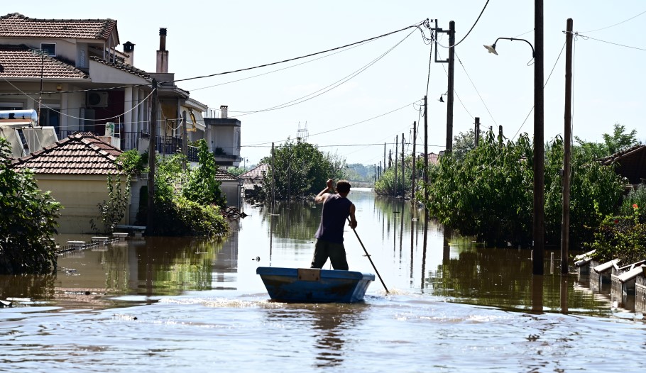 Αγαπηδάκη: Βασικές εστίες μόλυνσης λάσπες και νεκρά ζώα
