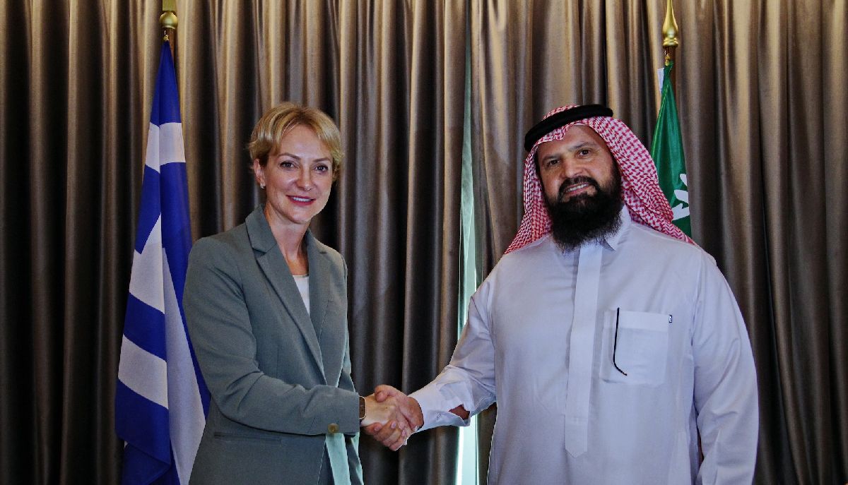 Συνάντηση της υφυπουργού Περιβάλλοντος και Ενέργειας, Αλεξάνδρας Σδούκου με αντιπροσωπεία της Σαουδικής Αραβίας © ΥΠΕΝ