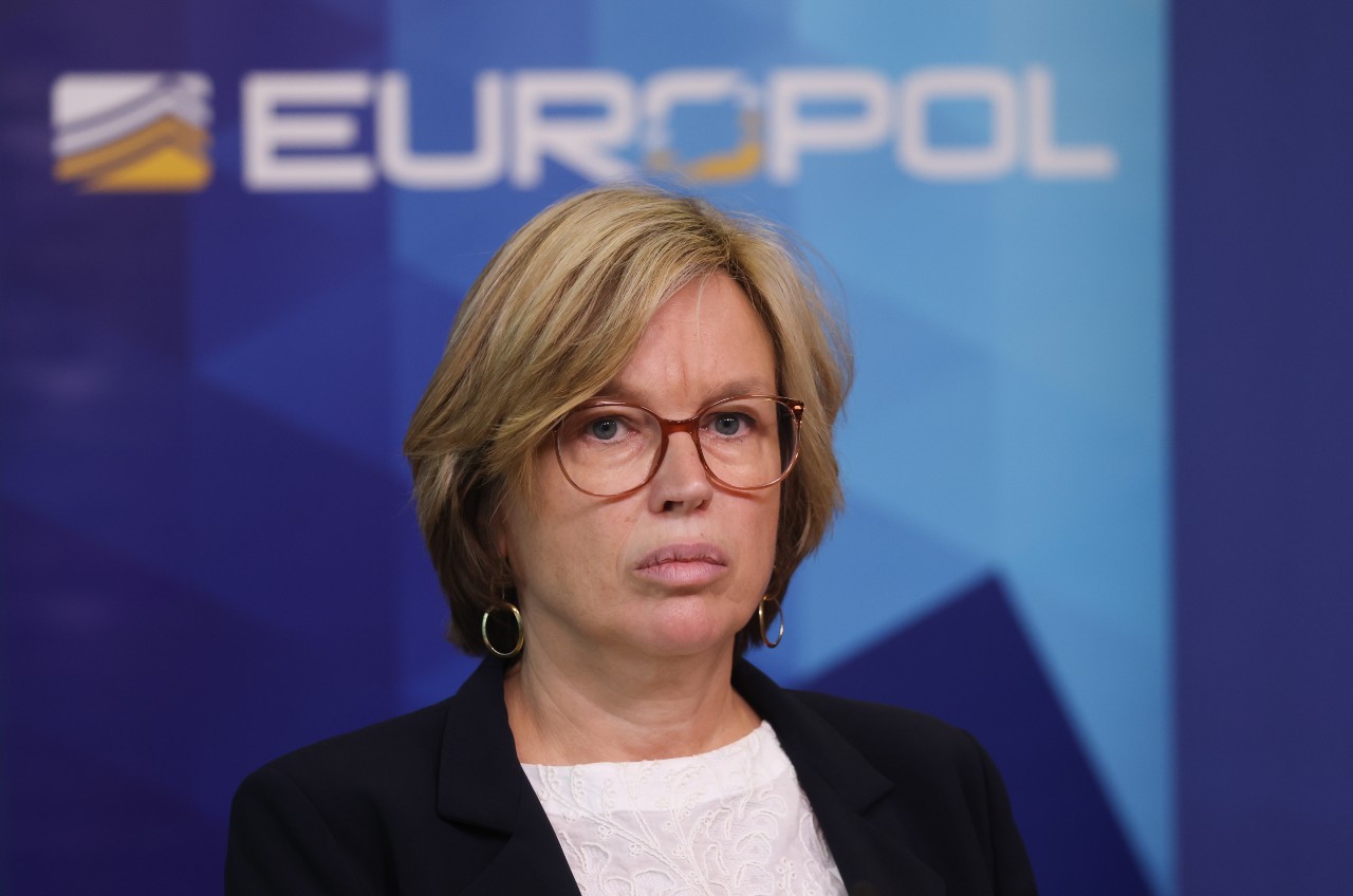 Η εκτελεστική διευθύντρια της Europol, Κατρίν Ντε Μπολ
