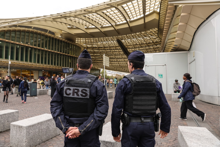 Επί ποδός 7000 στρατιώτες στη Γαλλία©EPA/ TERESA SUAREZ