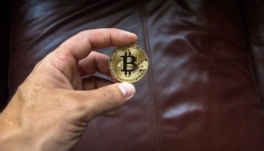BITCOIN