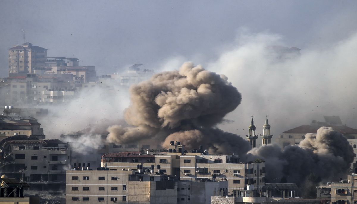 Ισραηλινή αεροπορική επιδρομή στη Γάζα © EPA/MOHAMMED SABER