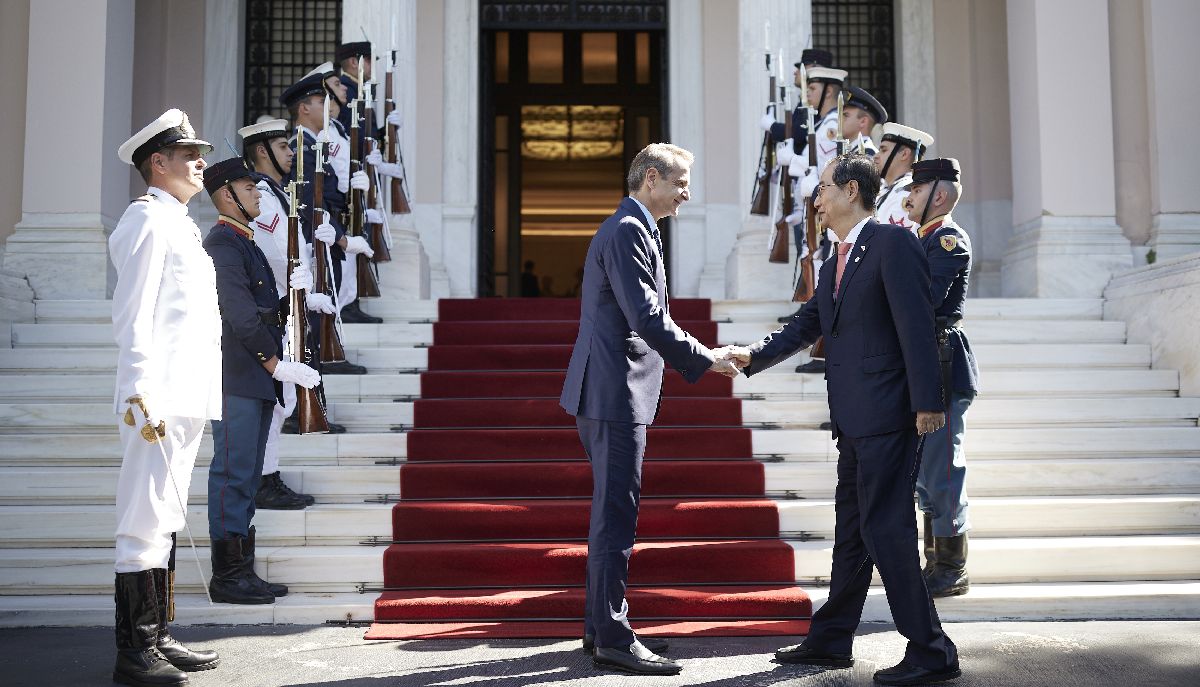 O πρωθυπουργός Κυριάκος Μητσοτάκης με τον πρωθυπουργό Νότιας Κορέας, Χαν Ντουκ-Σου © Γραφείο πρωθυπουργού