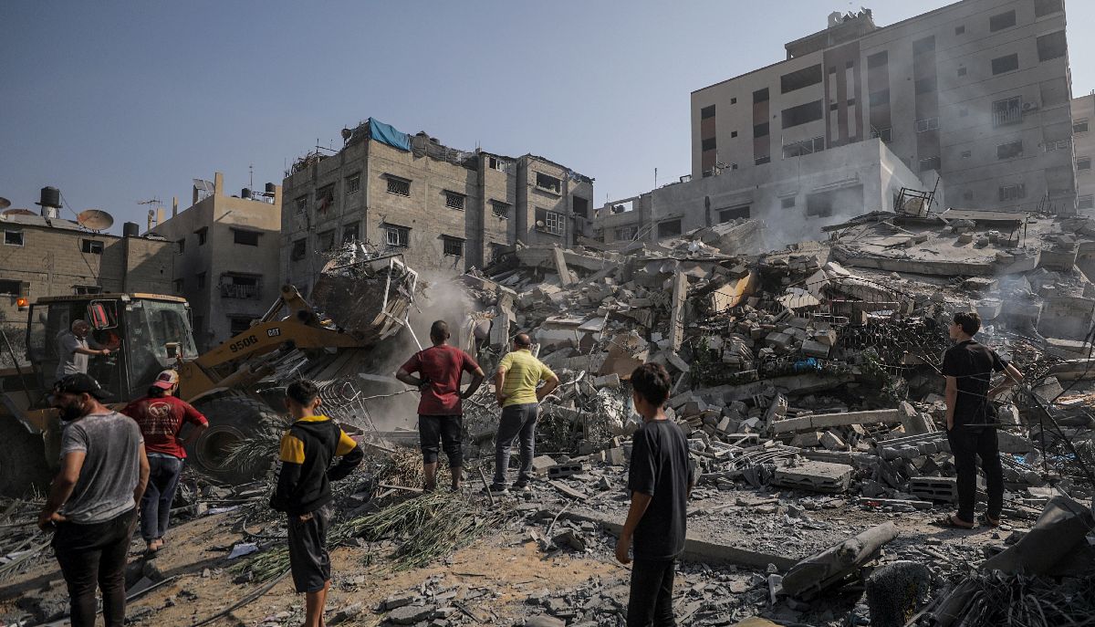 Ερείπια από την αεροπορική επιδρομή στη Γάζα © EPA/MOHAMMED SABER