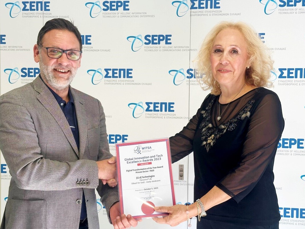 H βράβευση του κ. Γιάννη Δημητριάδη, ιδρυτή και Managing Director της [i2.d] technologies © [i2.d] technologies