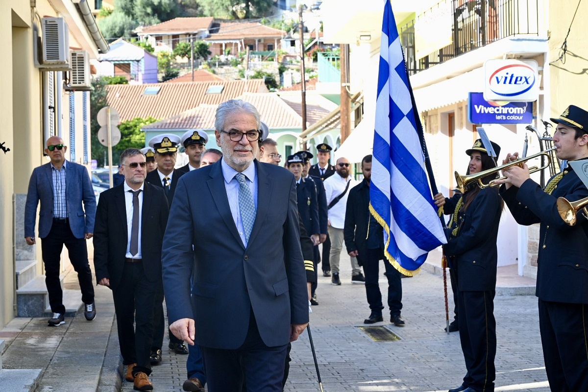 Ο υπουργός Ναυτιλίας και Νησιωτικής Πολιτικής Χρήστος Στυλιανίδης στις εορταστικές εκδηλώσεις στην Ιθάκη για την εθνική επέτειο της 28ης Οκτωβρίου © twitter.com/StylianidesEU