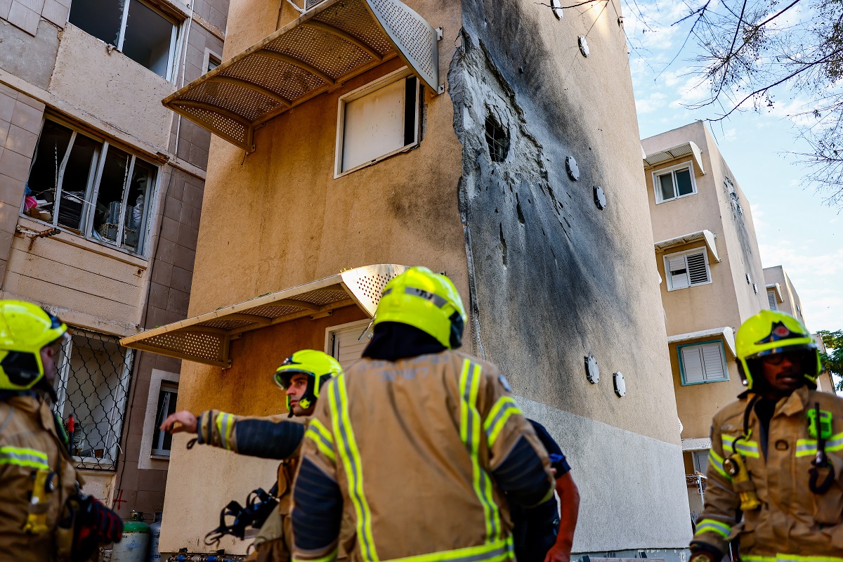 Ισραηλινοί διασώστες © EPA/HANNIBAL HANSCHKE