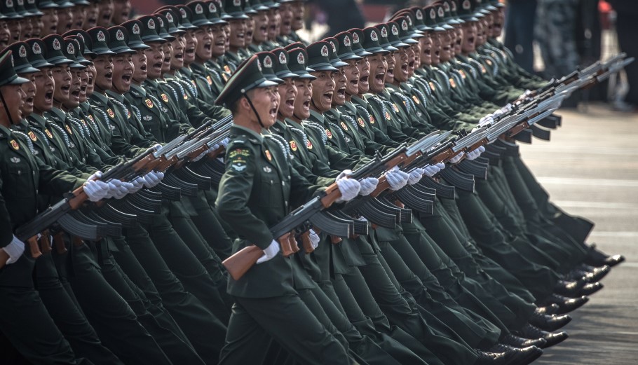 Κινεζικός στρατός © EPA/ROMAN PILIPEY