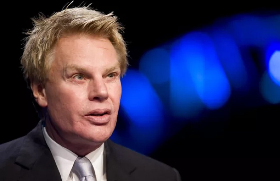 Abercrombie: Ο πρώην CEO, Μάικ Τζέφρις, κατηγορείται για sex trafficking