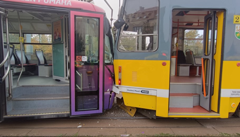 Σύγκρουση τραμ στην Τσεχία @hzsplzen/Twitter