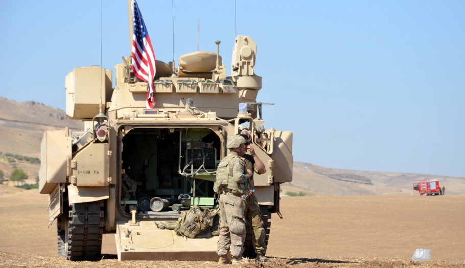 Αμερικανοί στρατιώτες στη Συρία © EPA/AHMED MARDNLI