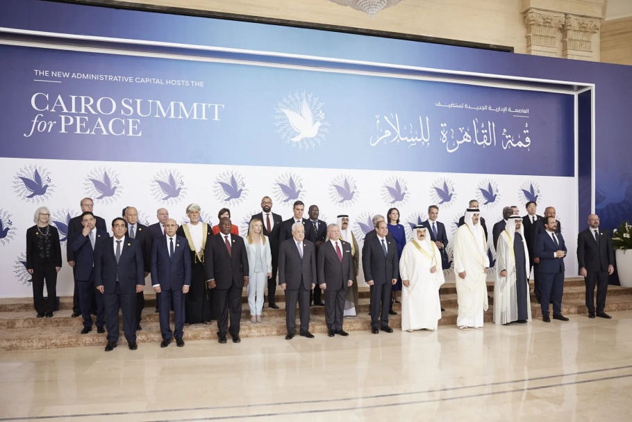 Η φωτογραφία στη σύνοδο κορυφής του Καΐρου για τη σύγκρουση Ισραήλ Χαμάς @Μέγαρο Μαξίμου
