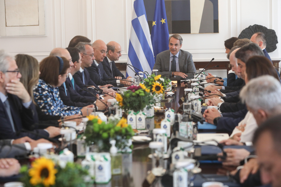 Συνεδρίαση του υπουργικού συμβουλίου©ΑΠΕ-ΜΠΕ/ΓΙΩΡΓΟΣ ΒΙΤΣΑΡΑΣ