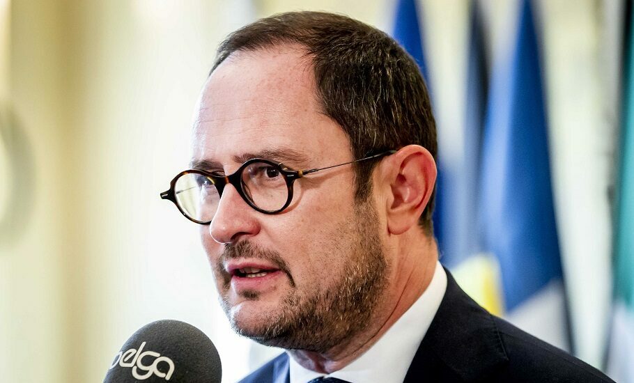 Βέλγιο: Ο υπουργός και η κακοποίηση από ιερέα
