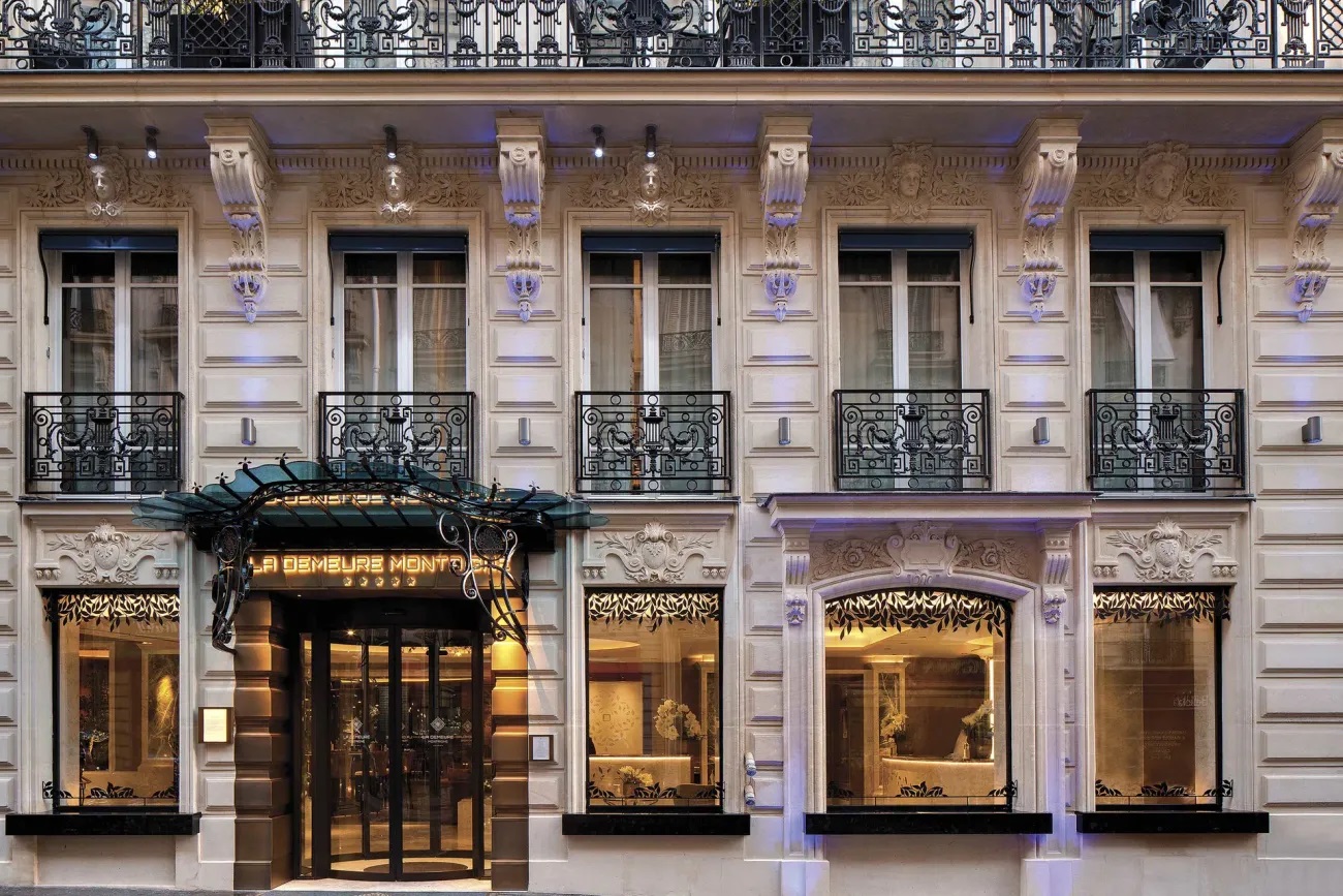 Το πεντάστερο ξενοδοχείο στο Παρίσι, Demeure Montaigne@lademeuremontaigne.com/