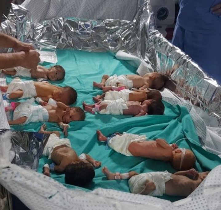 Νεογνά εκτός θερμοκοιτίδων στο νοσοκομεία Αλ Σίφα στη Γάζα