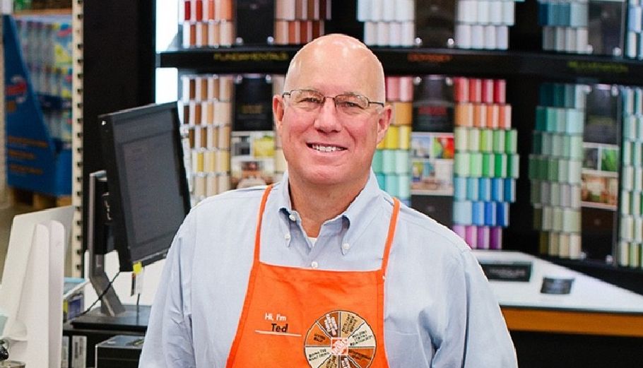 Ο CEO της Home Depot Έντουαρντ Ντέκερ