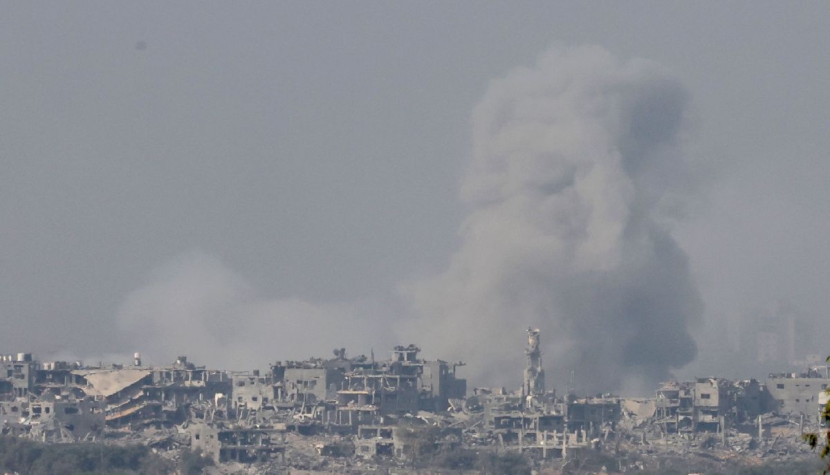 Το Ισραήλ συνεχίζει τις στρατιωτικές επιδρομές στη βόρεια Γάζα © EPA/ABIR SULTAN