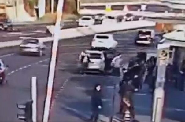 Στιγμιότυπο από την επίθεση στην Ιερουσαλήμ © printscreen/twitter