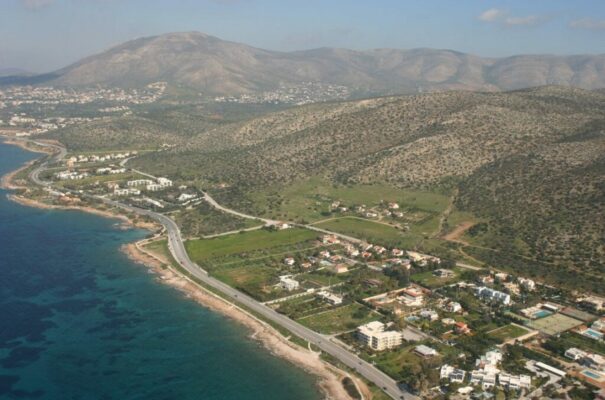 Το κτήμα του οικοδομικού συνεταιρισμού «Η Υγεία» στη Σαρωνίδα© synygeia.gr/ktimata/