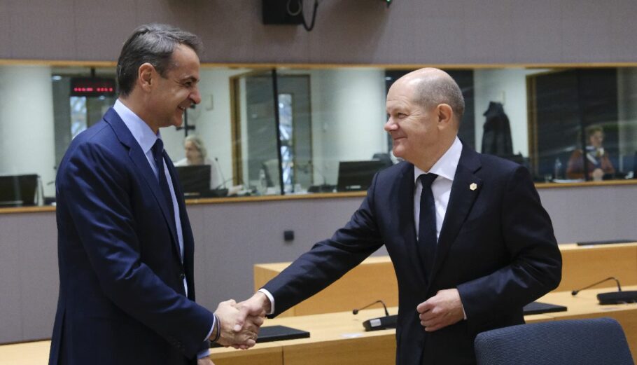 Ο πρωθυπουργός Κυριάκος Μητσοτάκης με τον Γερμανό Καγκελάριο Όλαφ Σόλτς © consilium.europa.eu
