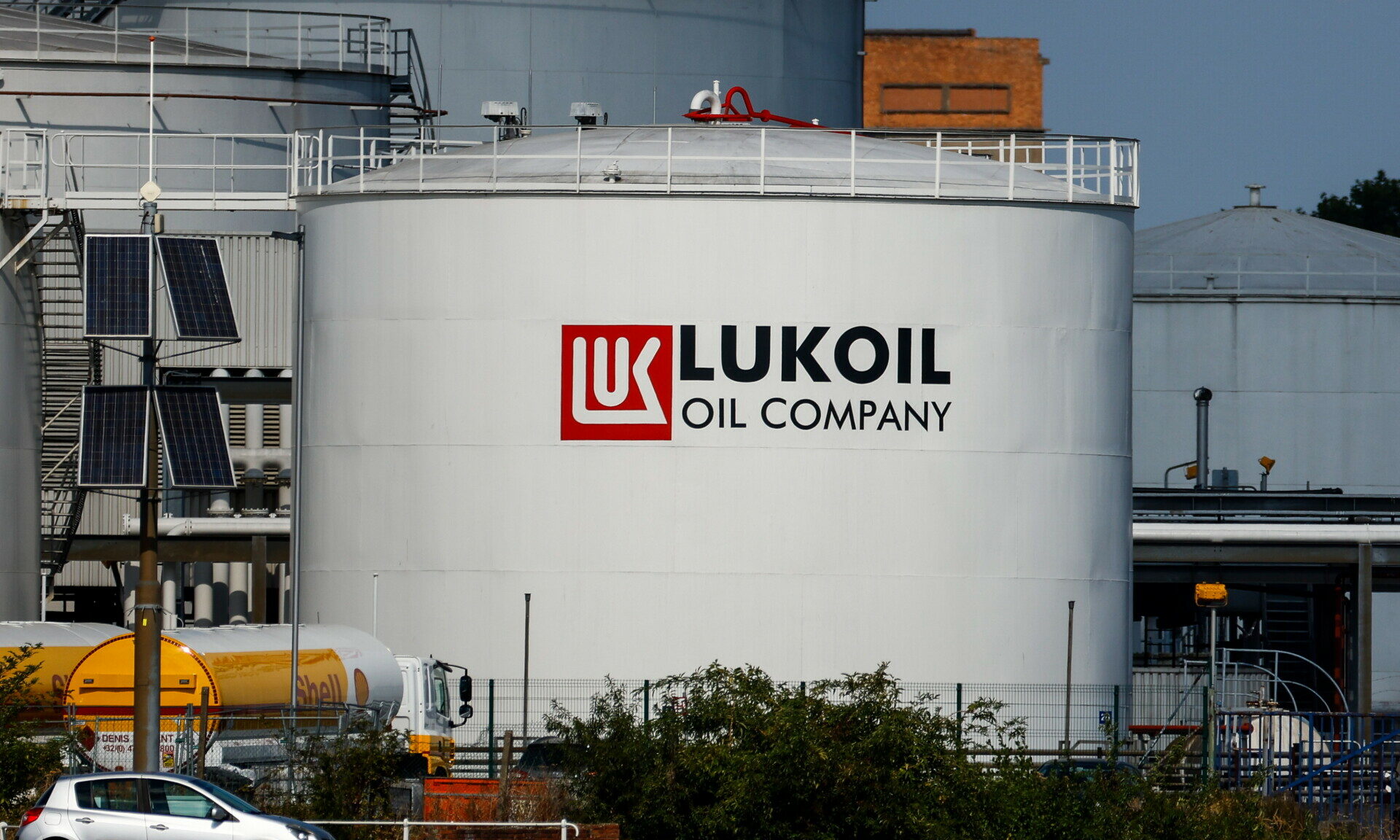 Lukoil © EPA/STEPHANIE LECOCQ