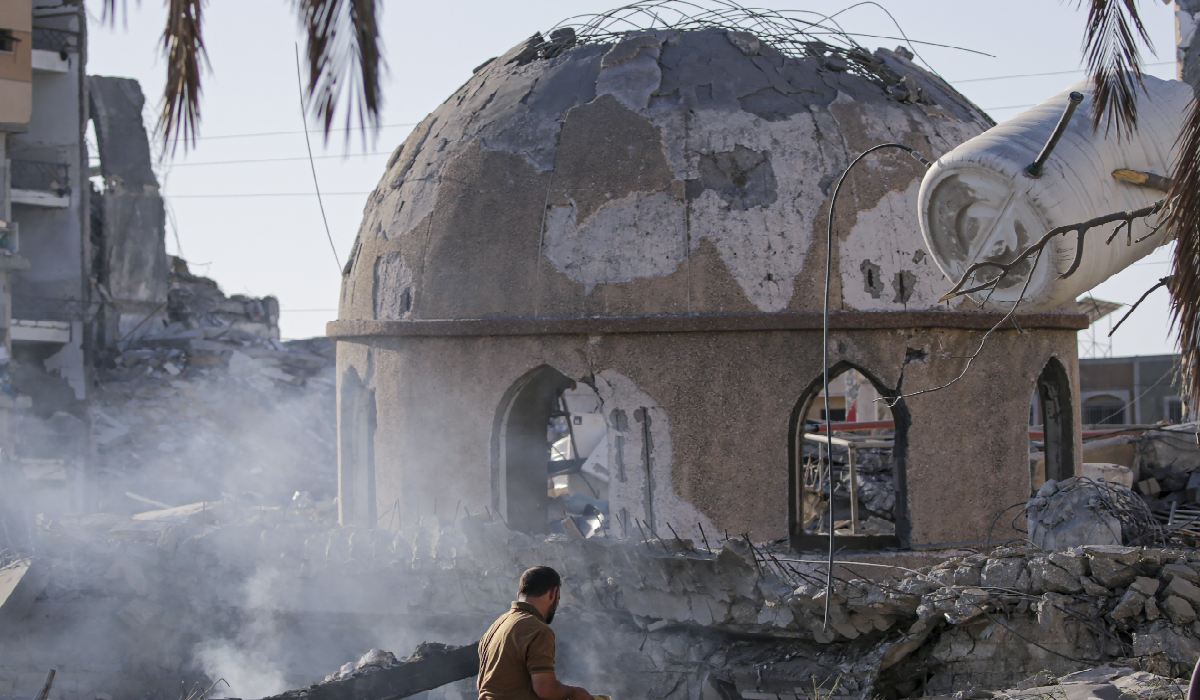 Το Ισραήλ συνεχίζει τις στρατιωτικές επιθέσεις στη βόρεια Γάζα © EPA/MOHAMMED SABER