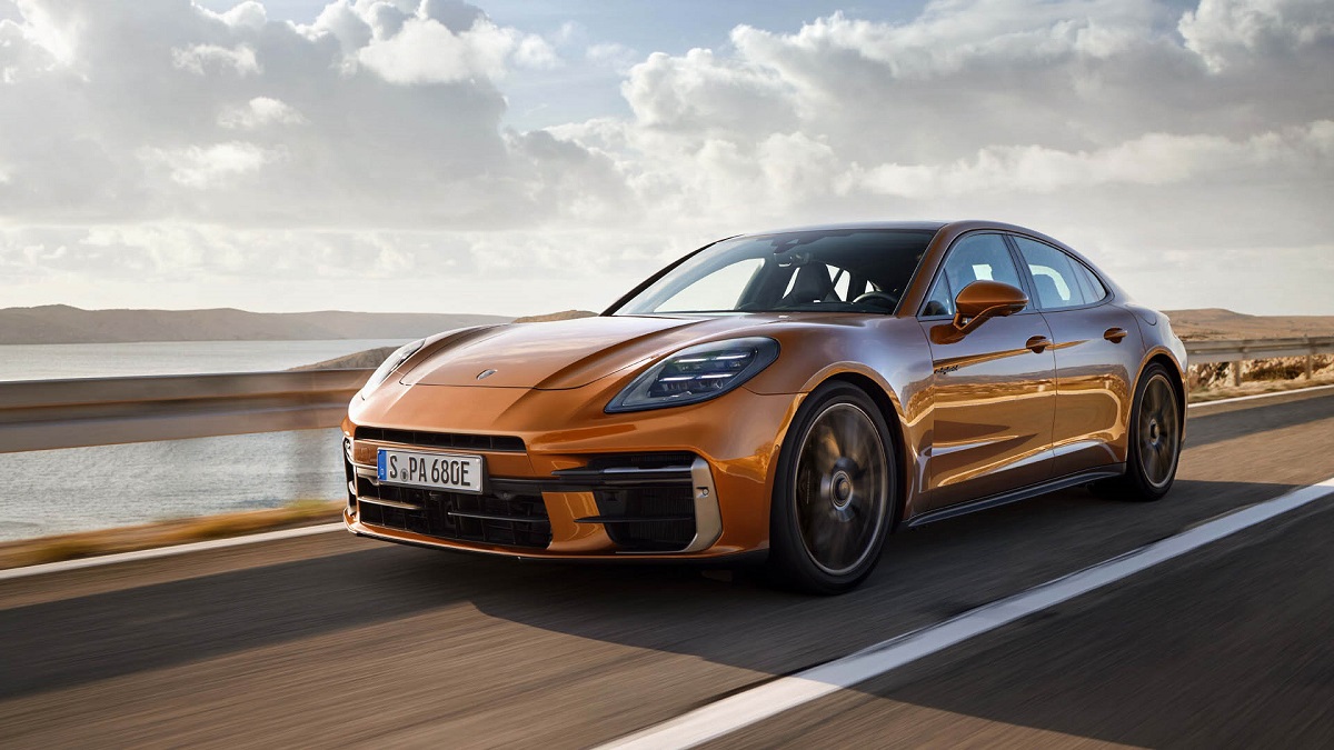 Ανανέωση για την κορυφαία Porsche Panamera
