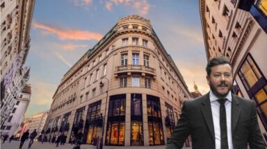 Ο Ρενέ Μπένκο με φόντο το ξενοδοχείο Hyatt στη Βιέννη ιδιοκτησίας Signa © hyatt.com / EPA/CHRISTIAN BRUNA / PowerGame.gr