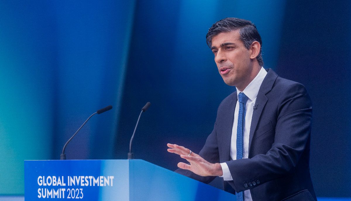 Ομιλία Ρίσι Σουνάκ στην Παγκόσμια Επενδυτική Σύνοδο του Ηνωμένου Βασιλείου © EPA/Chris Ratcliffe
