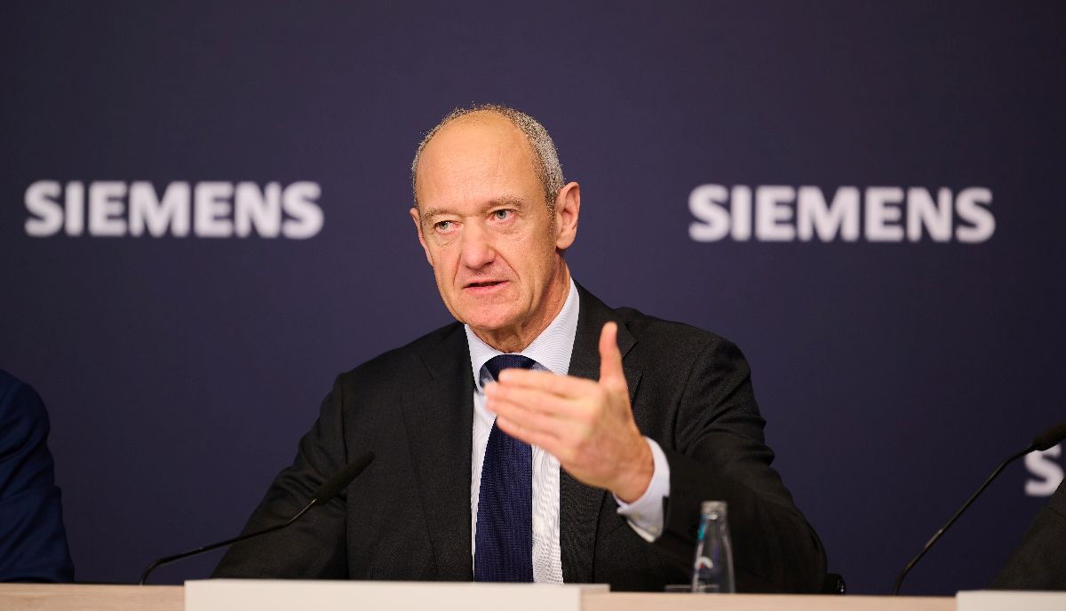 Ο Ρόλαντ Μπους πρόεδρος και διευθύνων σύμβουλος της Siemens AG © ΔΤ