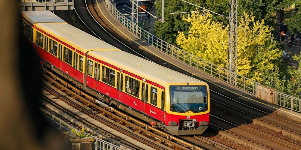 Το σύστημα ταχείας μεταφοράς S-Bahn του Βερολίνου@berlin.de/