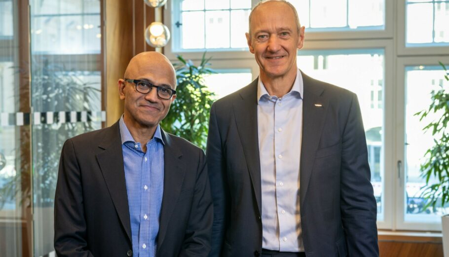 Ο Satya Nadella, Πρόεδρος και Διευθύνων Σύμβουλος της Microsoft και ο Roland Busch, CEO της Siemens AG © ΔΤ