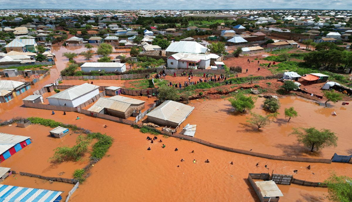 Πλημμύρες στη Σομαλία © EPA/STR