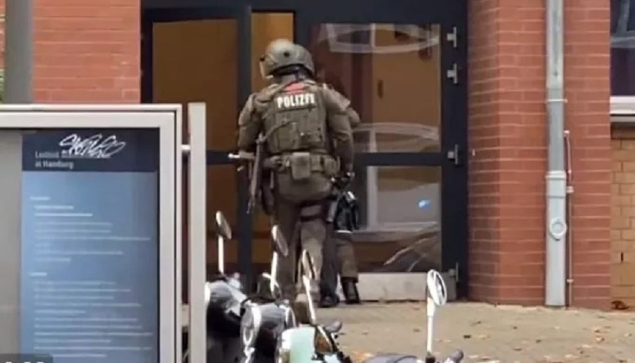 Ένοπλοι ταμπουρώθηκαν σε σχολείο στο Αμβούργο © PrintScreen Twitter