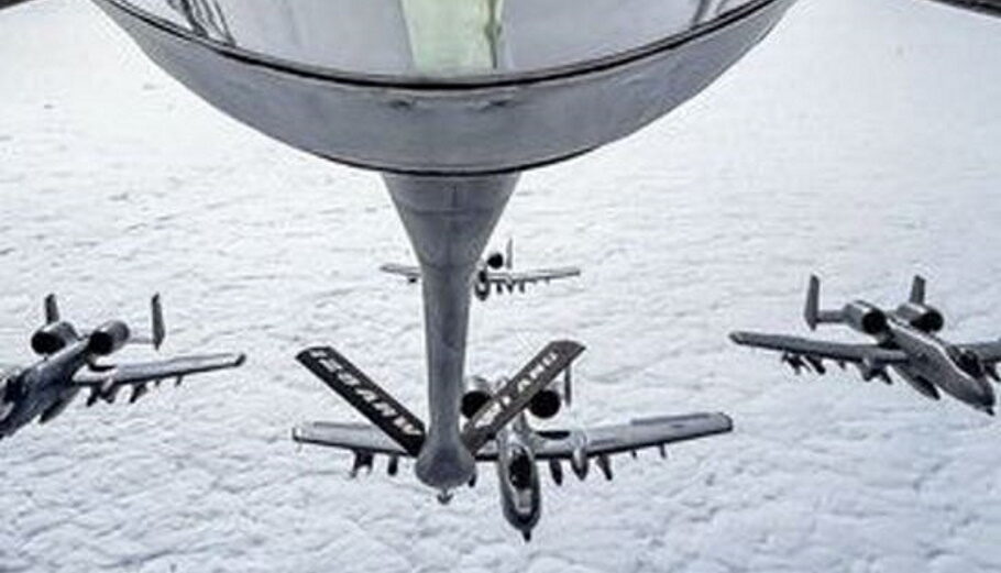 Εφοδιασμός αμερικάνικων στρατιωτικών αεροσκαφών©twitter.com/us_eucom