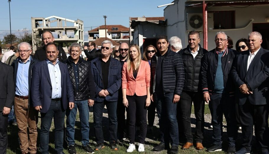 O Λευτέρης Αυγενάκης, στην επίσκεψη αντιπροσωπείας Ευρωπαίων υπουργών σε πληγείσες περιοχές της Θεσσαλίας © InTime