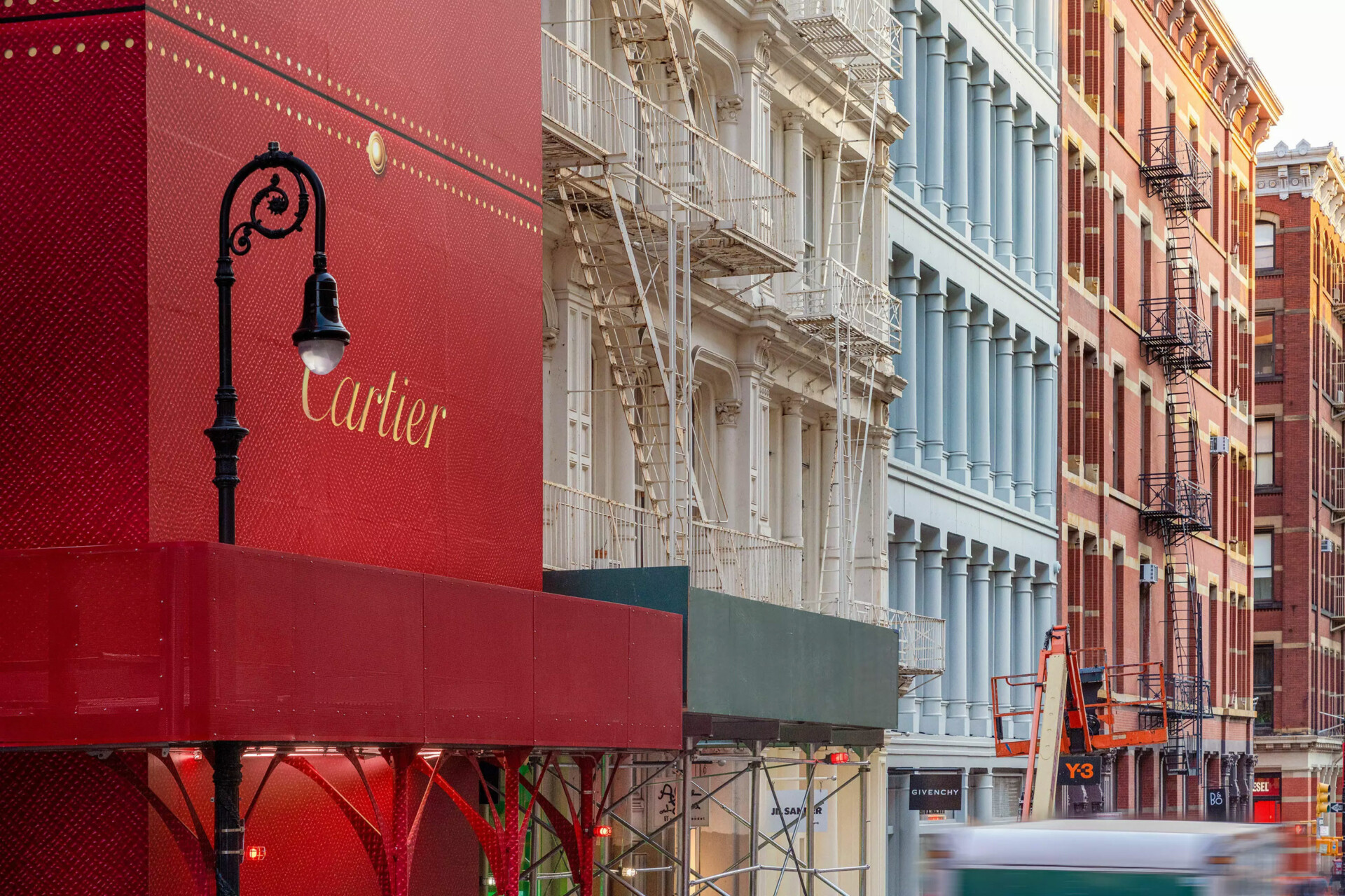 Το νέο κατάστημα του οίκου Cartier στο Σόχο της Νέας Υόρκης © stores.cartier.com/united-states/ny/new-york/102-greene-street?storeID=BTQ3212